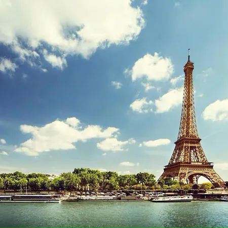 Апартаменты Beautiful 10 Minutes Walk From The Eiffel Tower *