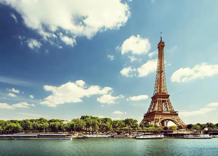 Апартаменты Beautiful 10 Minutes Walk From The Eiffel Tower *