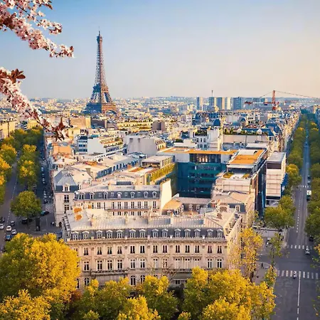 Beautiful 10 Minutes Walk From The Eiffel Tower